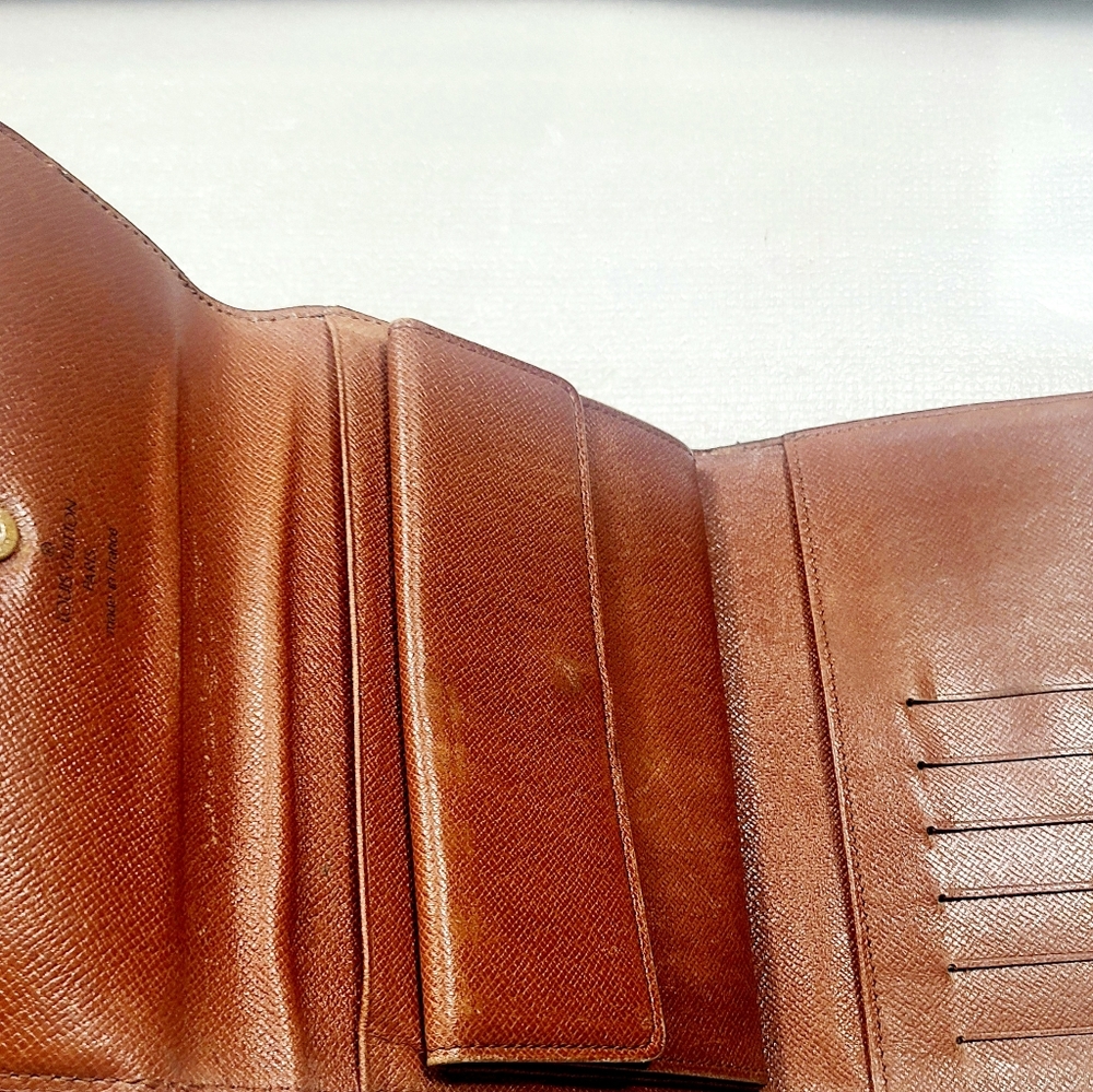 Louis Vuitton Monogram Wallet - Picture 6 of 7
